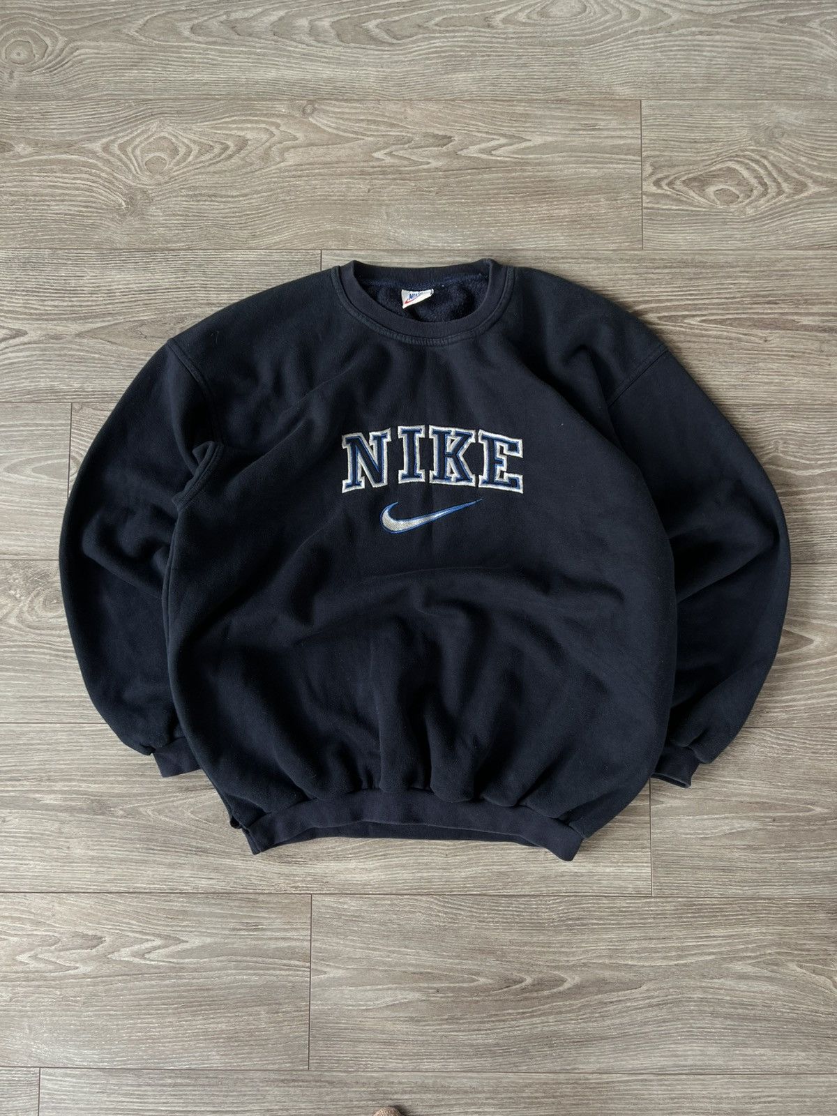 Other Vintage Nike Knit Central Logo Oversize Crew Neck Sweatshirt Size US L / EU 52-54 / 3 - 16 Thumbnail
