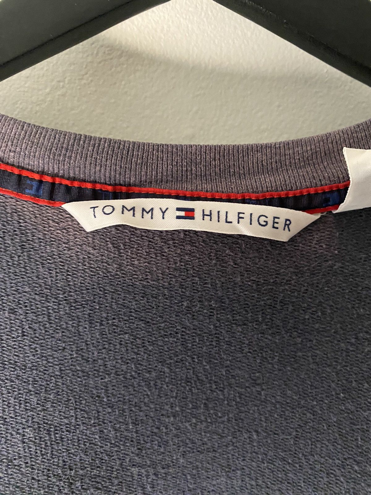 Tommy Hilfiger × Vintage Vintage Faded Debranded Tommy Hilfiger Crewneck Size US S / EU 44-46 / 1 - 11 Thumbnail
