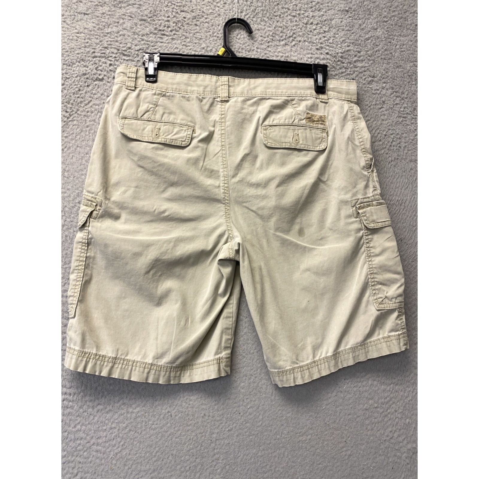 Izod IZOD Shorts Men's Beige Flat Front Cargo Chino Lightweight 103-55 Izod Beige Flat Front Cargo Chino Lightweight Shorts Men 34 10 Inseam 34 Waist Size US 34 / EU 50 - 7 Thumbnail
