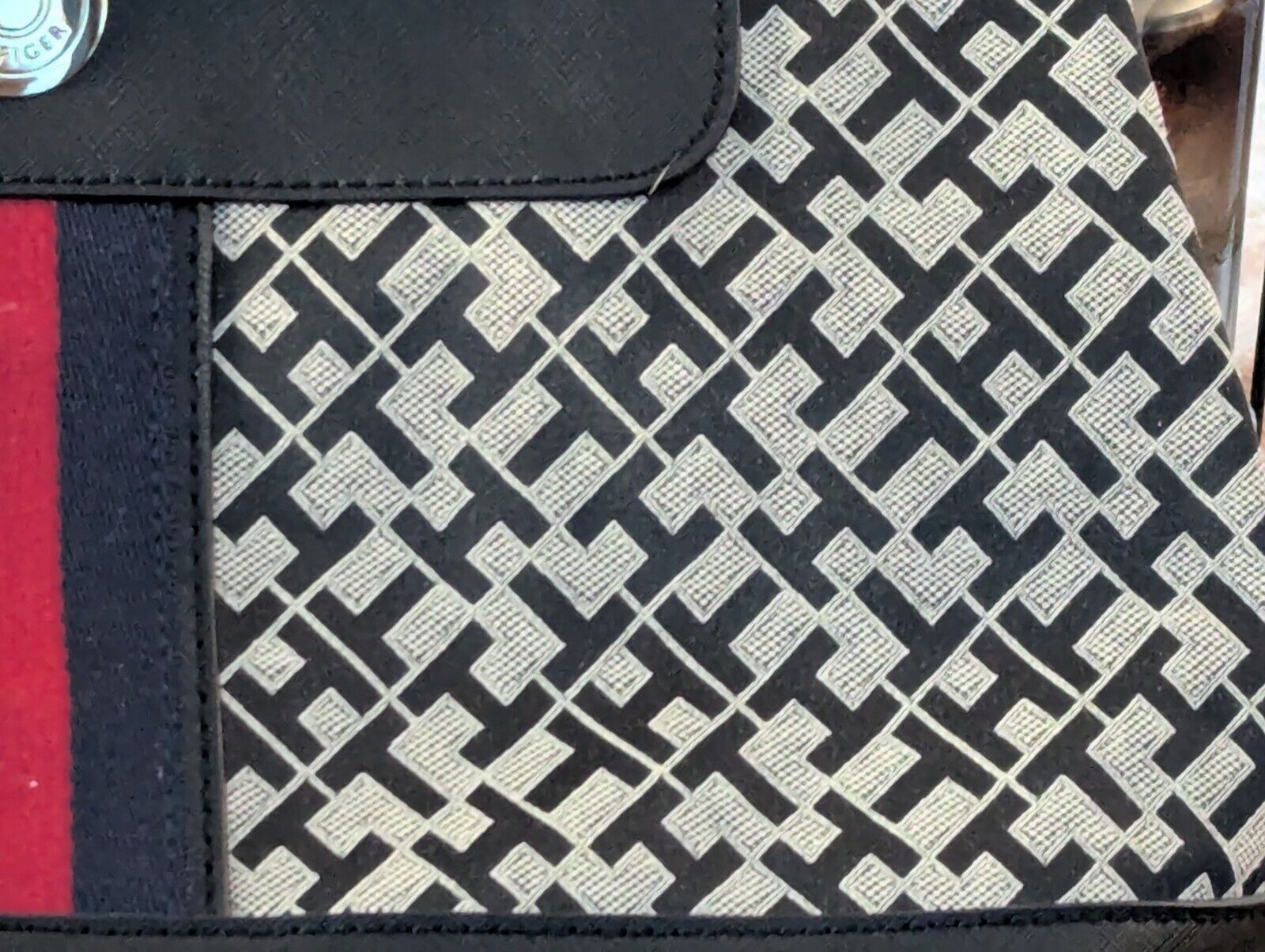 Tommy Hilfiger Tommy Hilfiger Jacquard Handbag Tote Purse Bag Brown Beige Size ONE SIZE - 2 Thumbnail