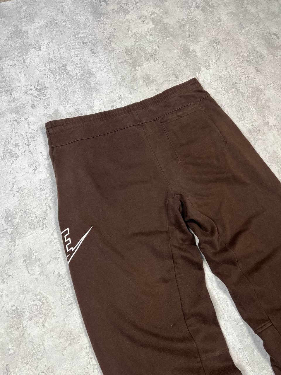 Nike Vintage Nike Y2K Brown Baggy Sweatpants Size XL Size US 37 - 9 Thumbnail