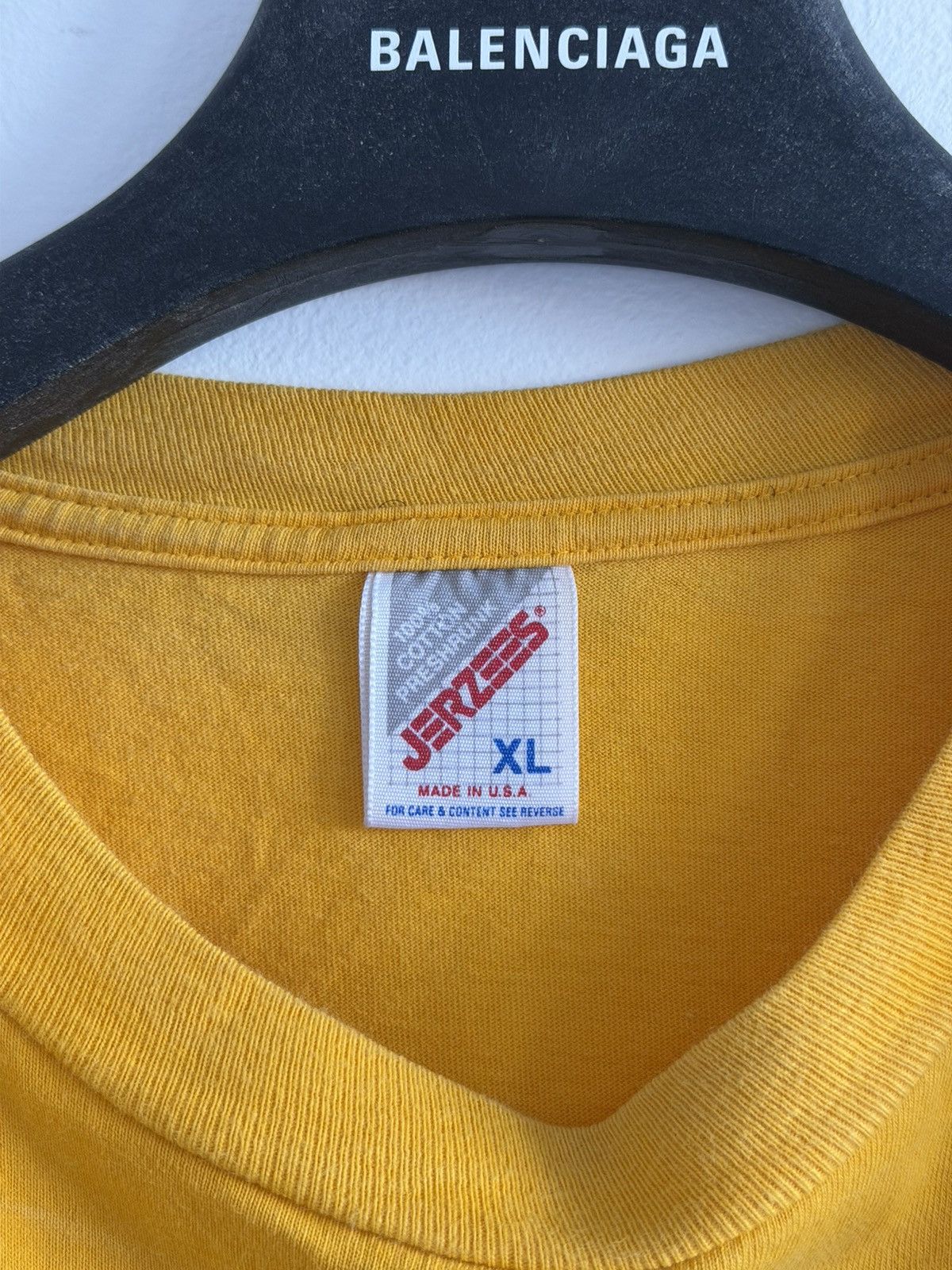 Vintage *RARE* 1990s 90s VINTAGE GOLD’S GYM YELLOW BODYBUILDING TEE Size US XL / EU 56 / 4 - 5 Thumbnail
