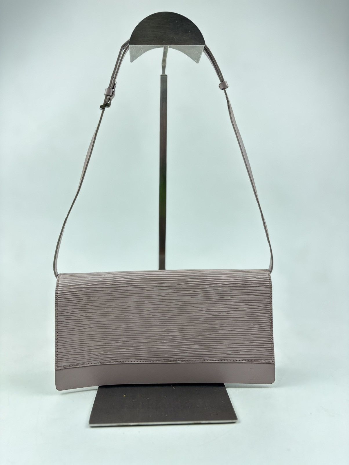 Louis Vuitton Louis Vuitton Lilac Epi Leather Honfleur Shoulder Bag Size ONE SIZE - 1 Thumbnail