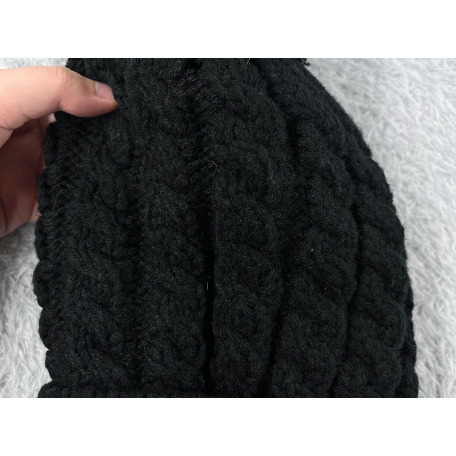 Vintage Womens Beanie Toque One Size Black Cable Knit Acrylic Polyester Lined Ski Pom Size ONE SIZE - 2 Thumbnail