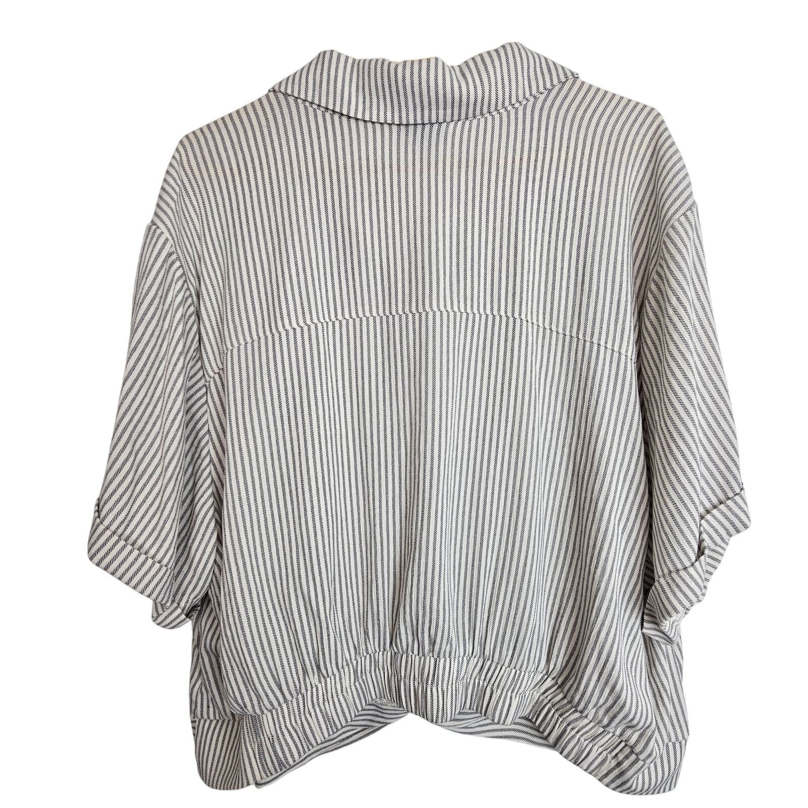 Torrid Torrid Womens Striped Crinkle Gauze Twist Front Button Shirt Size 3XL / US 20-22 - 10 Thumbnail