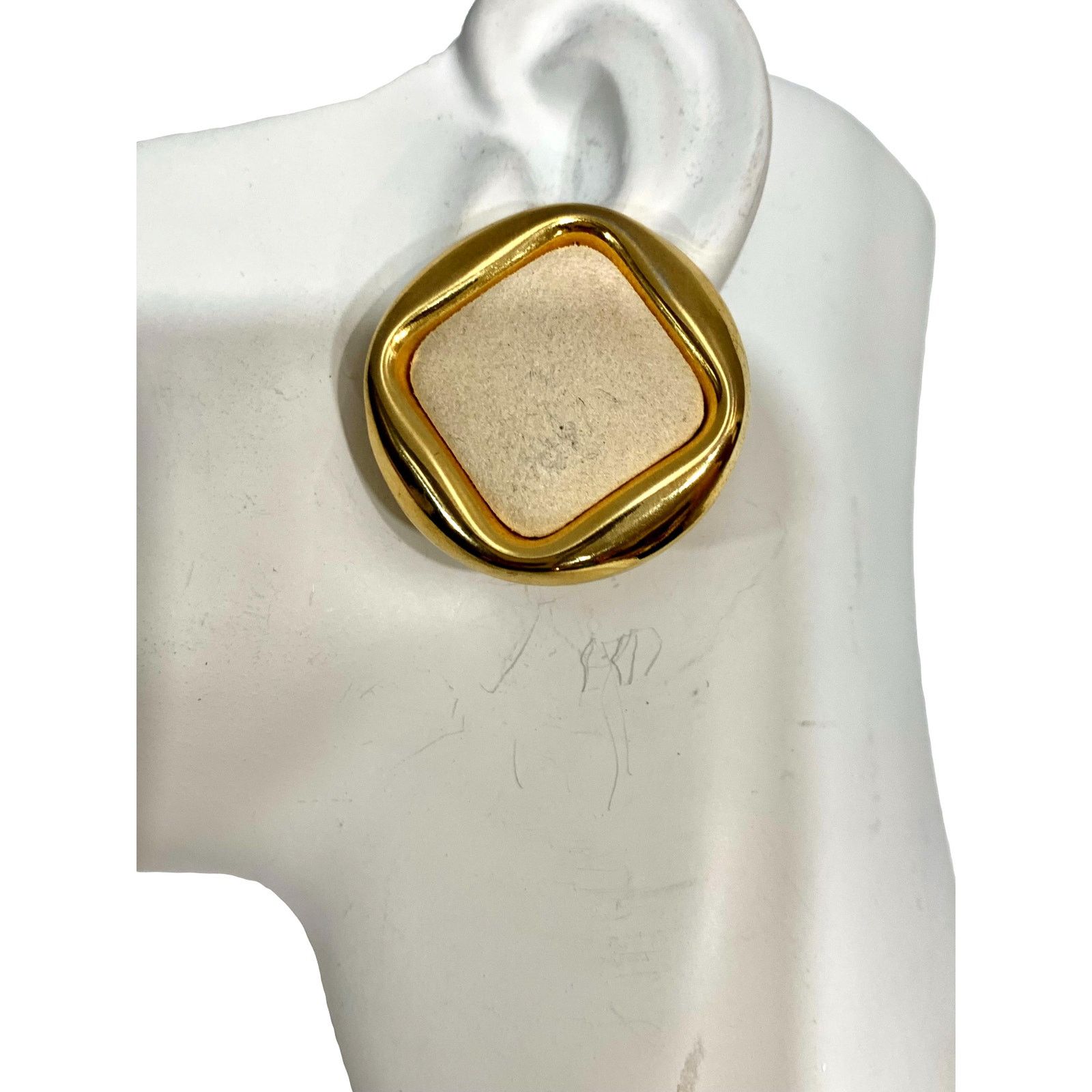 Vintage 80s Gold & Cream Suede Oversized Clip On Earrings | Mod 1.5" Size ONE SIZE - 2 Thumbnail