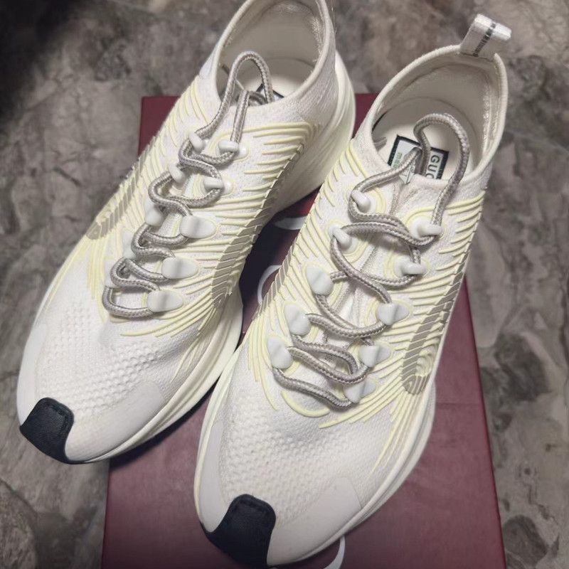 Gucci Gucci Casual Low-Top Sneakers for Men - Size US 10 / EU 43 - 1 Thumbnail