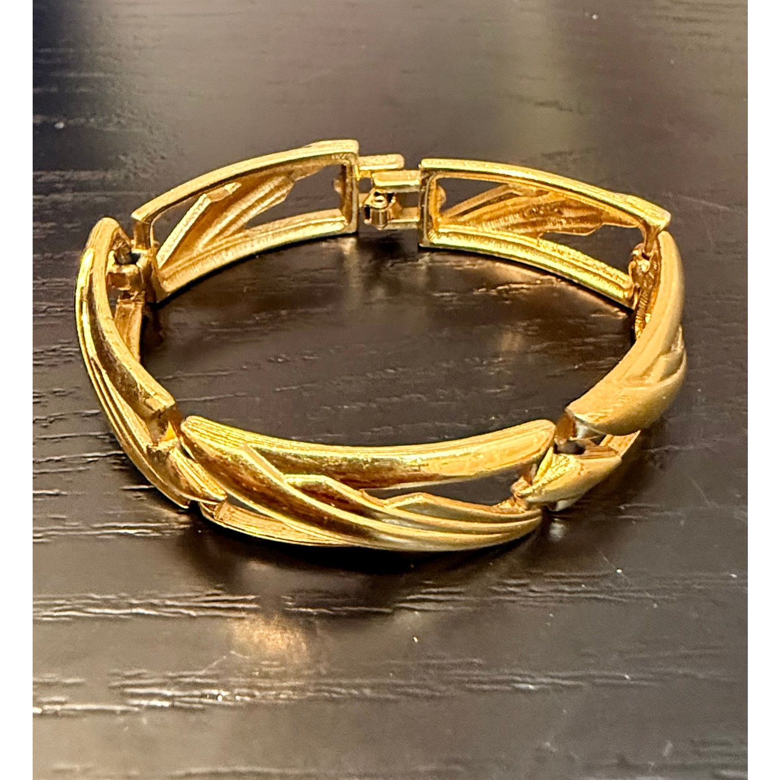 Other Vintage Signed Monet Gold Tone Geometric Link Bracelet 6.75” Size ONE SIZE - 1 Thumbnail