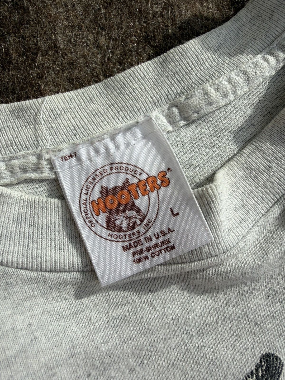 Other Vintage Hooters Single Stitch T-shirt Size US L / EU 52-54 / 3 - 6 Thumbnail