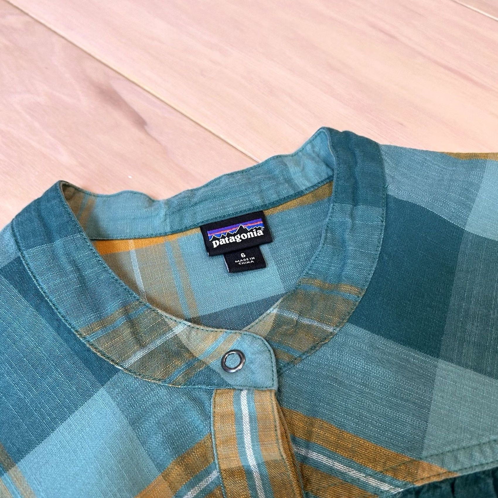 Patagonia Patagonia Dress Shirt Green Plaid Womens 6 Knee Length Raglan Sleeve Pockets Cotton Pullover Collared Vintage No Size M / US 6-8 / IT 42-44 - 4 Thumbnail