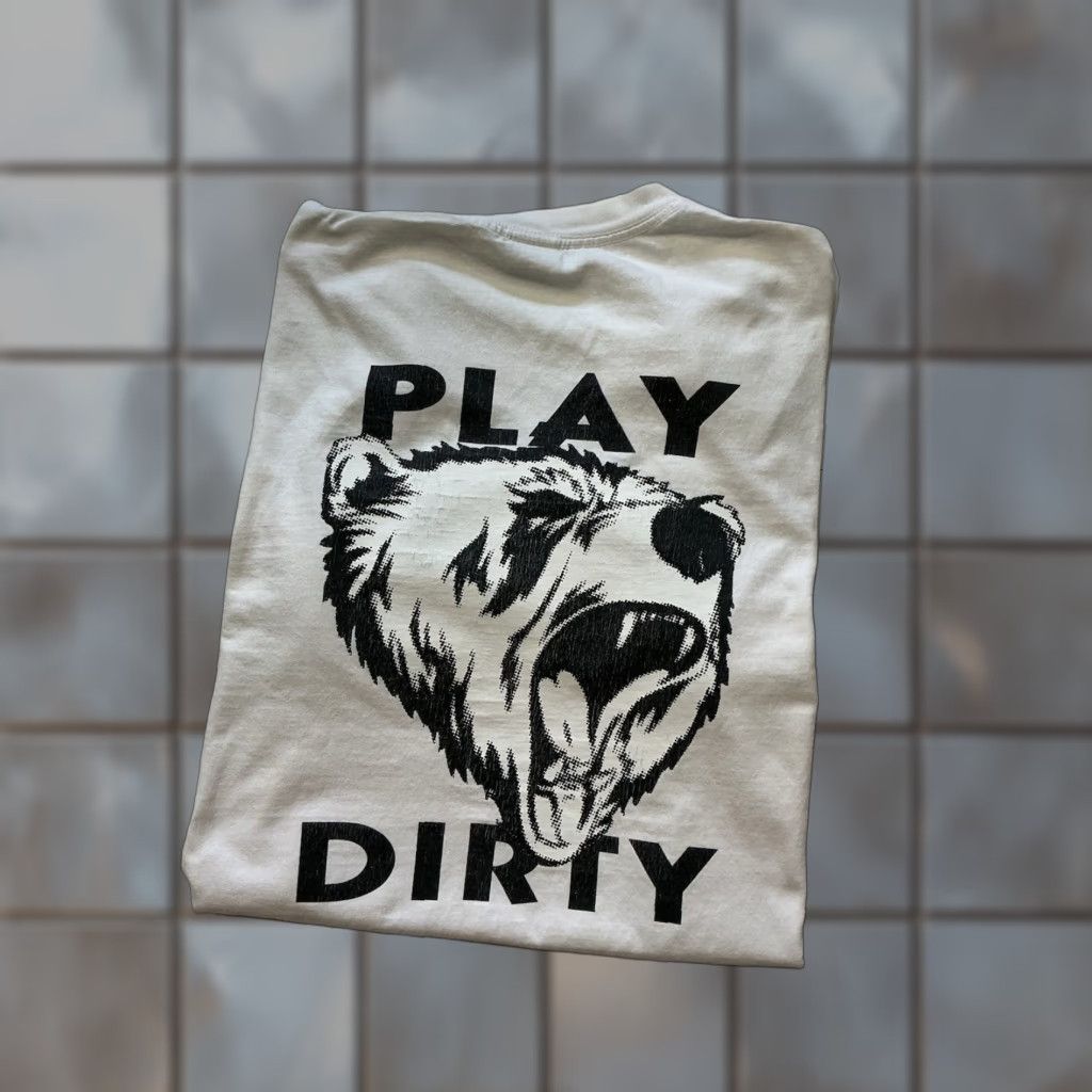 Undefeated VINTAGE Undefeated Play Dirty Five Strike Bear Graphic White S/S T-Shirt LG Mens Size US L / EU 52-54 / 3 - 1 Thumbnail