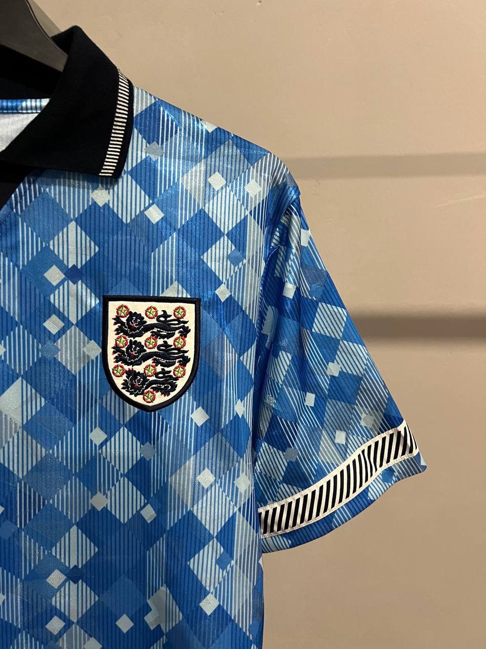 Vintage 1990 ENGLAND TEAM REMAKE THIRD SOCCER JERSEY SHIRT SIZE S Size US S / EU 44-46 / 1 - 5 Thumbnail