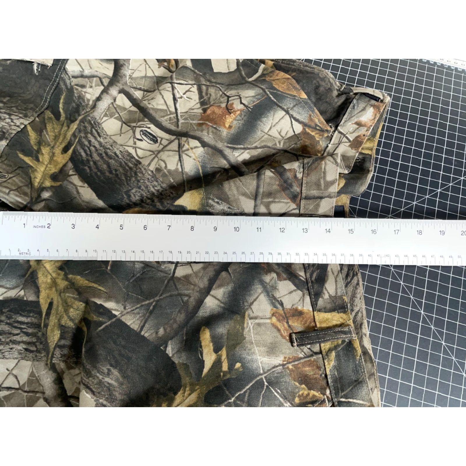 Dickies Dickies Cargo Pants Men's 38 x 30.5 Green Camouflage Cargo Pocket Straight Rise High Waist Regular 90s Army Workwear Button Zip Adult Mens Size US 39 - 7 Thumbnail