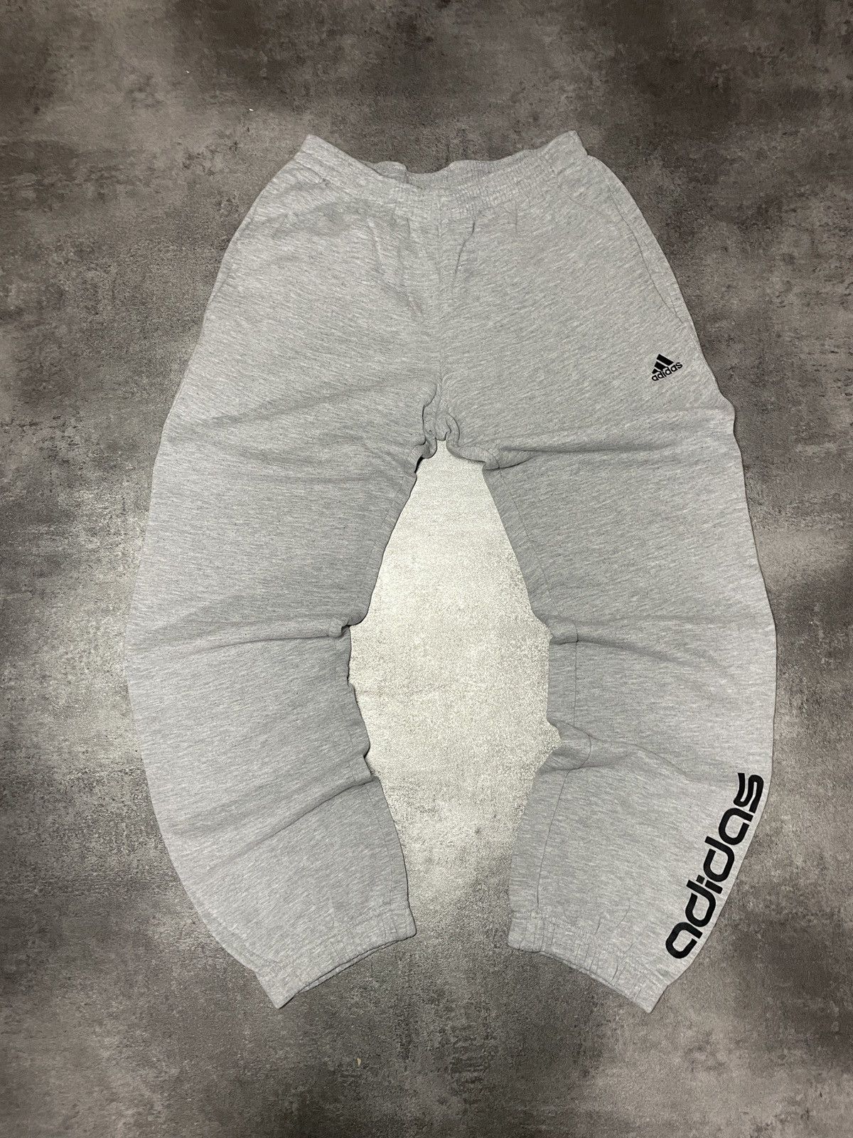 Adidas 🔥RARE🔥Adidas Vintage Y2K Sweatpants Hype Rare Baggy Wide Size US 29 - 1 Thumbnail