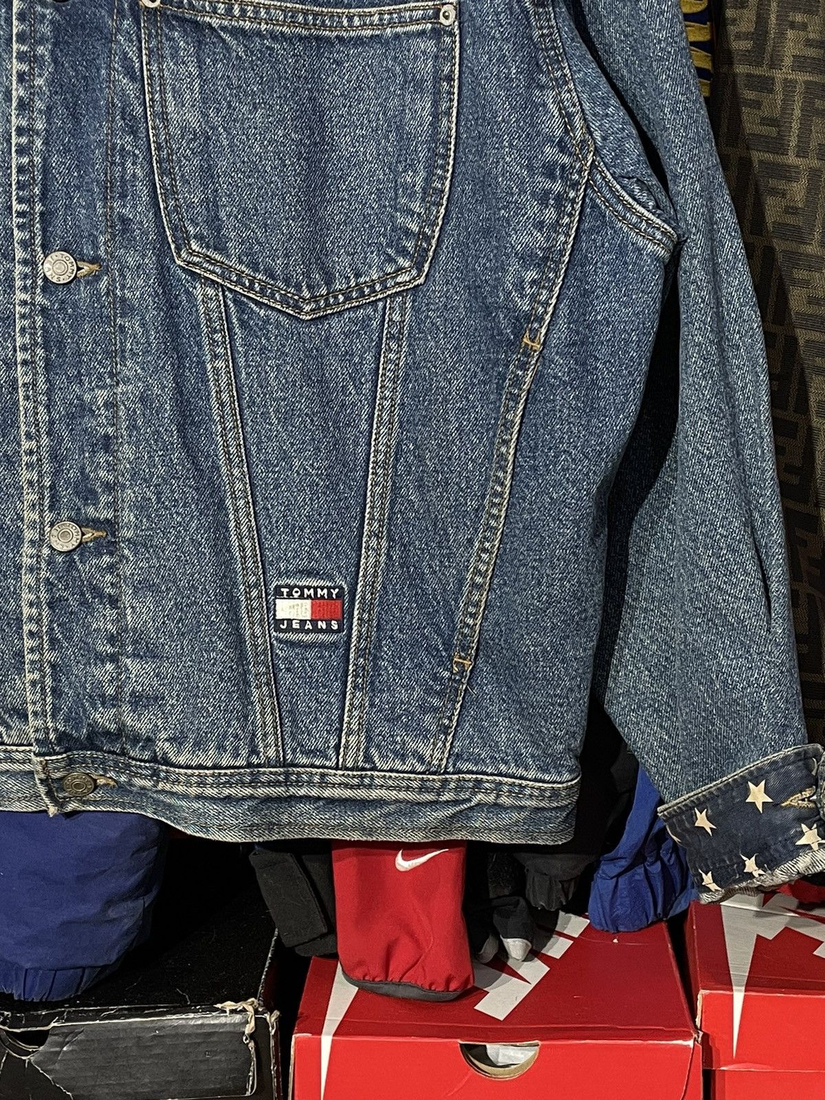 Japanese Brand × Tommy Hilfiger × Vintage Denim Jacket Tommy Hilfiger Big Flag 90’s Vintage Size US L / EU 52-54 / 3 - 9 Thumbnail