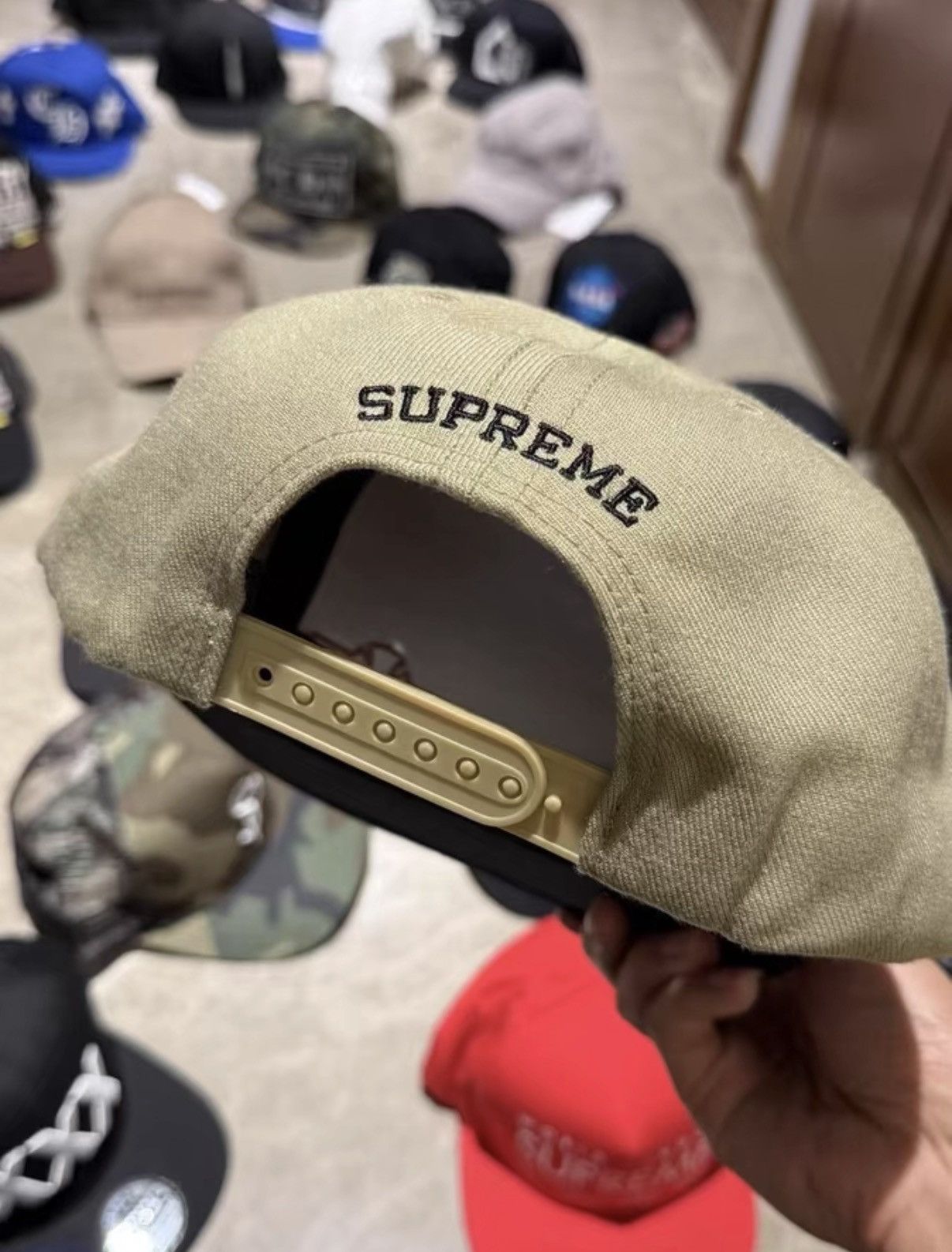 Supreme Supreme Embroidered Baseball Cap in Black Size ONE SIZE - 4 Thumbnail