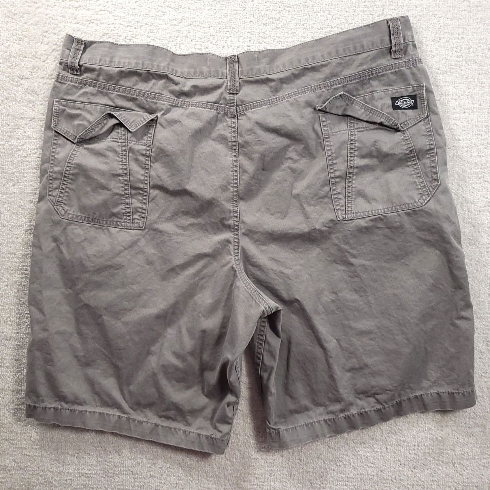 Dickies Dickies Men’s Regular Fit Gray Shorts 44 Workwear Regular Outdoors Casual Size US 44 / EU 60 - 7 Thumbnail