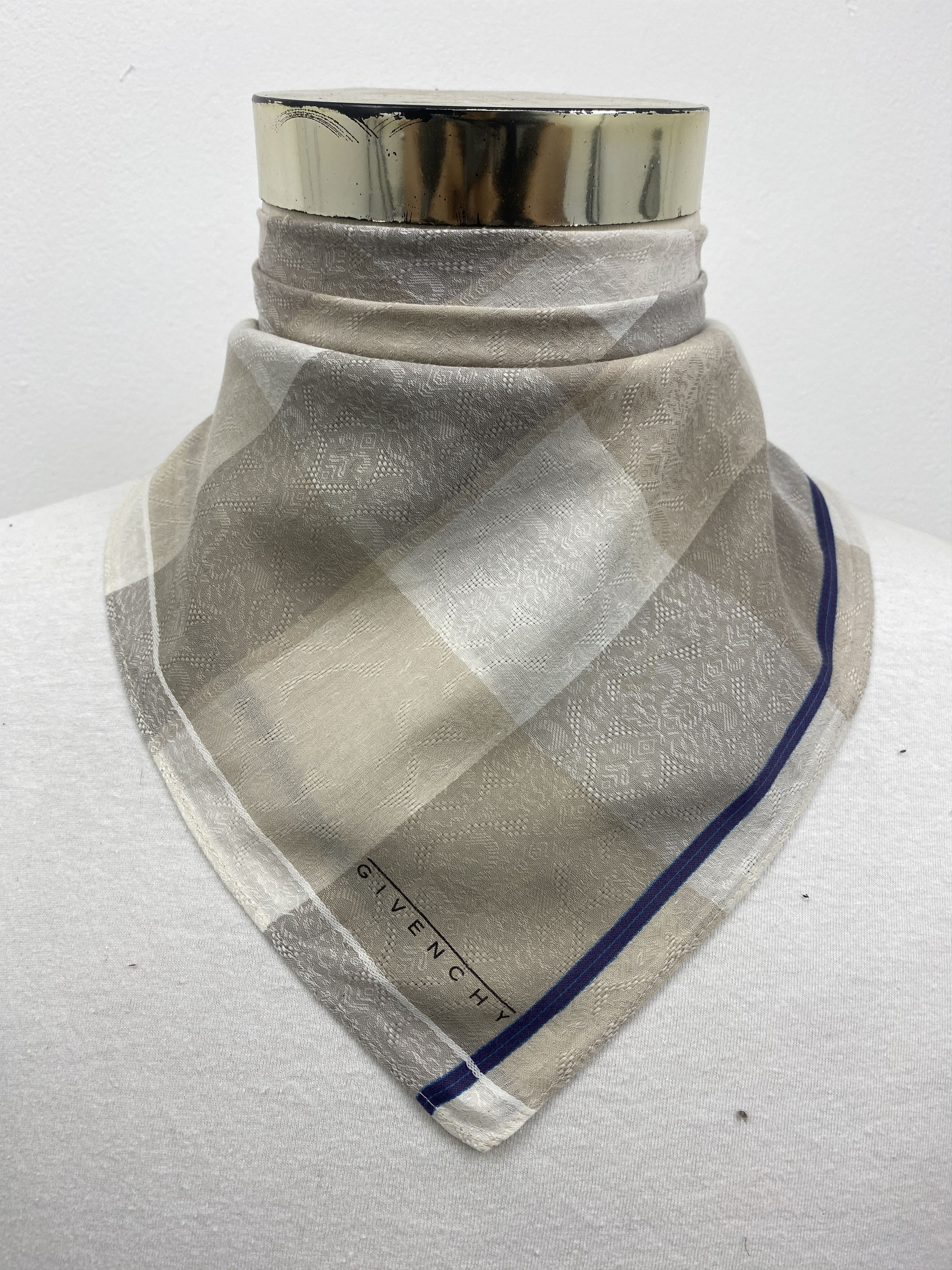 Givenchy Givenchy Handkerchief / Neckerchief / Bandana - HKC0468 Size ONE SIZE - 3 Thumbnail