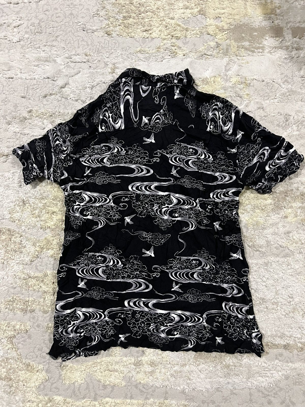 Sun Surf Vintage Japanese Swallow Bird Motif Rayon Hawaiian Shirt Size US M / EU 48-50 / 2 - 5 Thumbnail