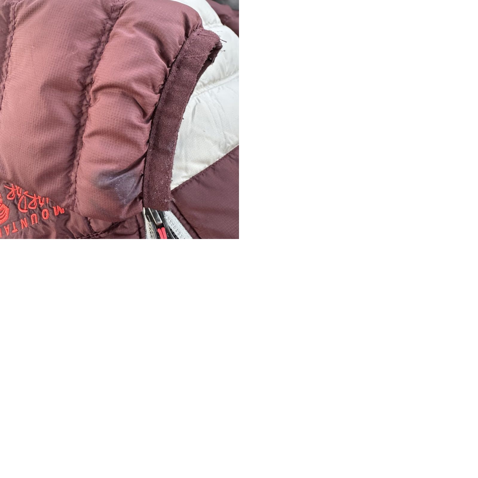 Mountain Hardwear VINTAGE Mountain Hardwear Puffer Jacket 650 Down Q Shield Size Small Burgundy Ivory Size S / US 4 / IT 40 - 9 Thumbnail