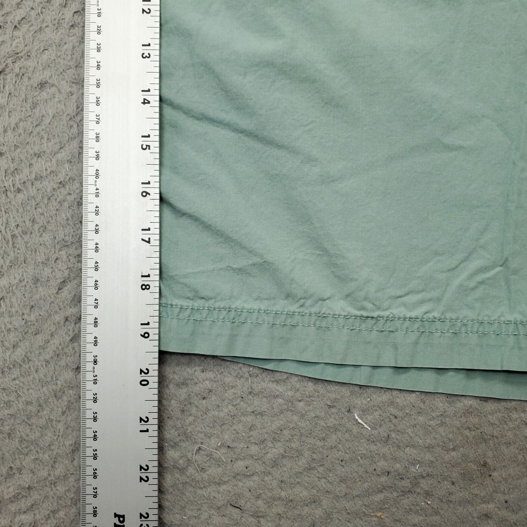 Vintage Columbia Mens Chino Shorts 36W Green Slash Pockets Mid Waist Casual Sportswear Shirt/Shorts Footwear? Size US 36 / EU 52 - 3 Thumbnail