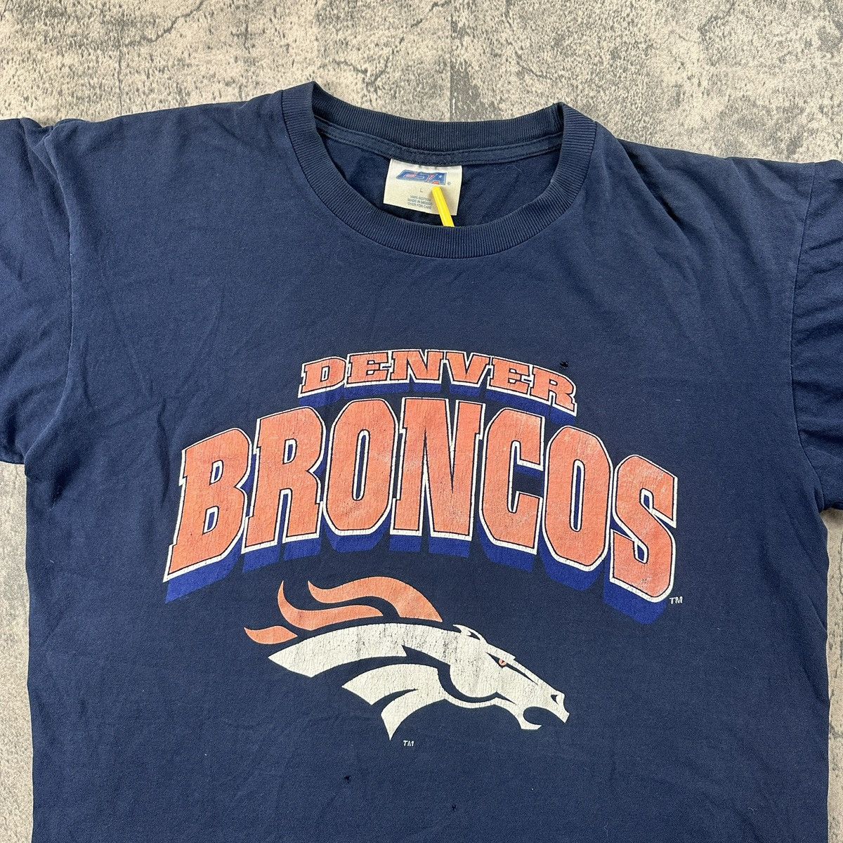 CSA × Vintage Vintage Distressed Denver Broncos T Shirt Size US L / EU 52-54 / 3 - 3 Thumbnail