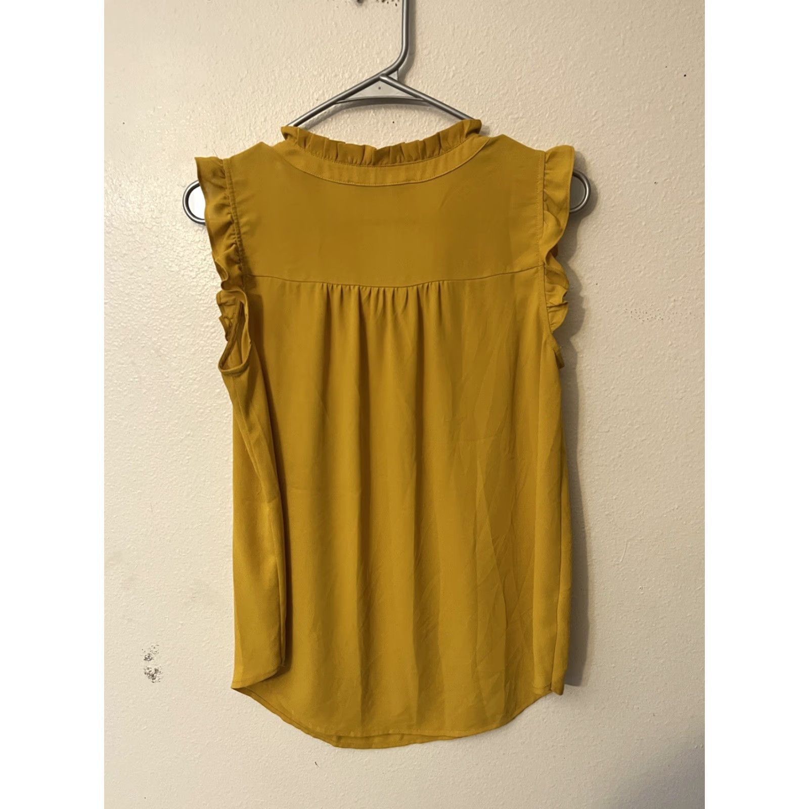 Loft LOFT Shirt Women Sleeveless Yellow High Neck Button Ruffle Blouse Top S Casual Party/Cocktail Travel Knit Rayon Regular Summer Fall Spring Women Size S / US 4 / IT 40 - 2 Thumbnail