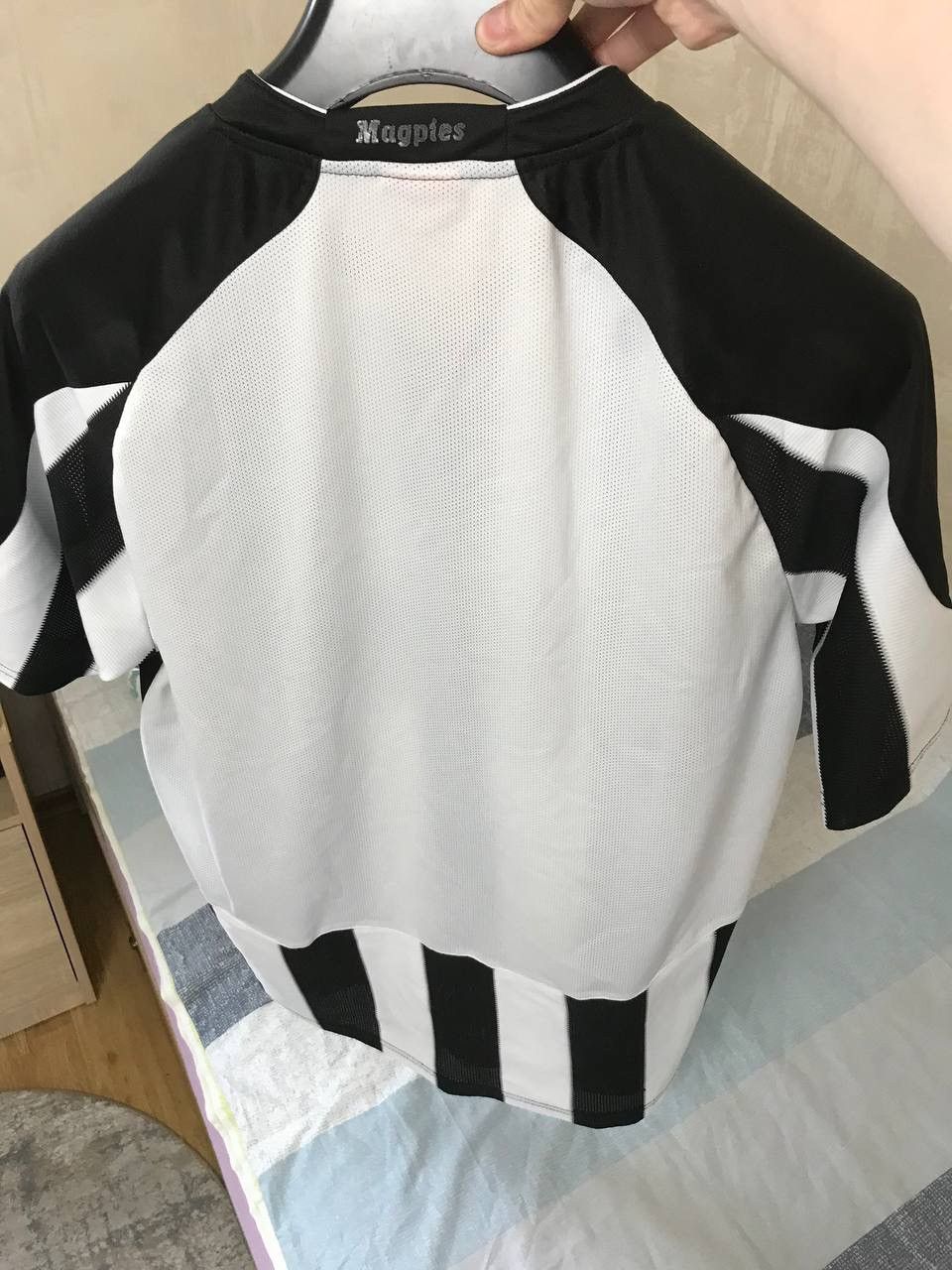 Puma 🔥 Puma NewCastle United 2010 2011 Soccer Jersey Shirt VTG Size US L / EU 52-54 / 3 - 9 Thumbnail