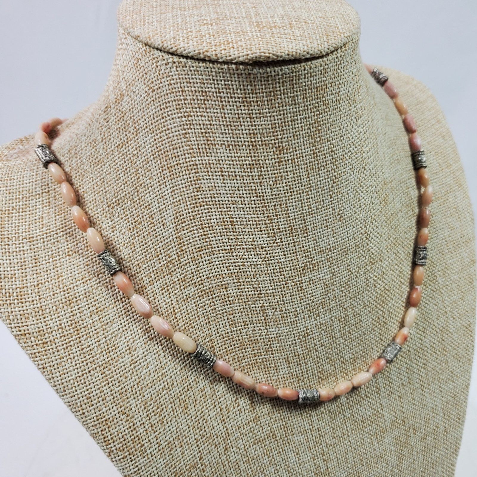 The Unbranded Brand Vintage Pale Pink Shell Necklace 20" Silver Tone Size ONE SIZE - 2 Thumbnail
