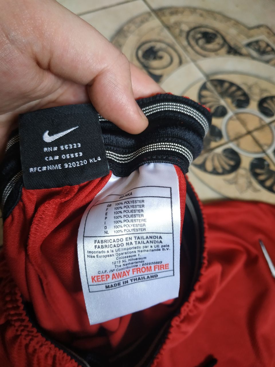 Nike Vintage Nike Team Shorts 90s Red Embroidered Swoosh Baggy L Size US 32 / EU 48 - 8 Thumbnail