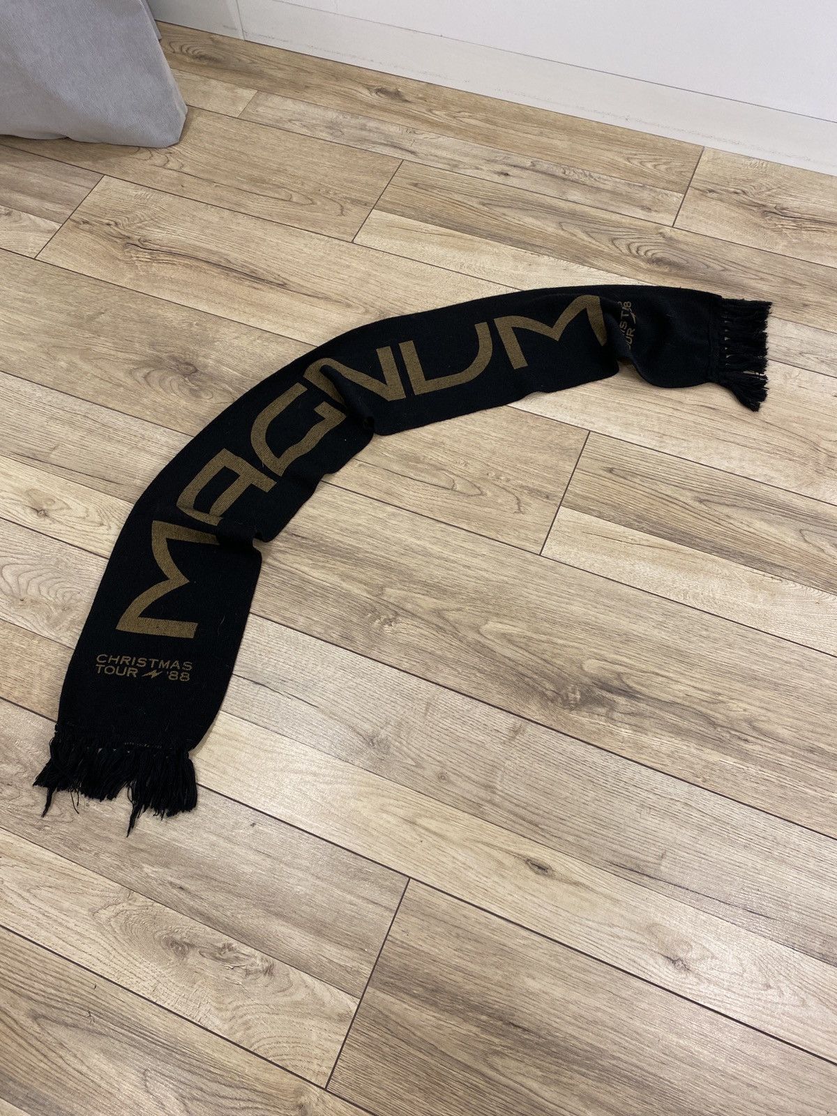 Band Tees × Vintage Vintage 1988 Rock Magnum Christmas tour Scarf Size ONE SIZE - 1 Thumbnail