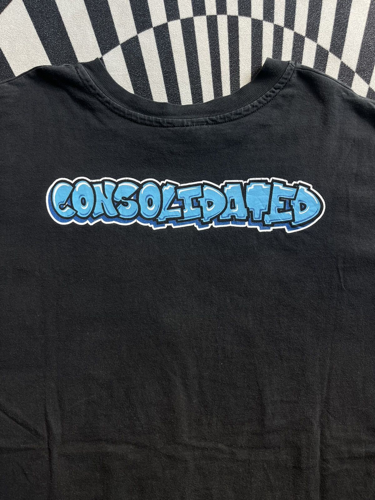 Vintage Vintage CONSOLIDATED Skateboard Brand 90’s Tshirt Size US XXL / EU 58 / 5 - 8 Thumbnail