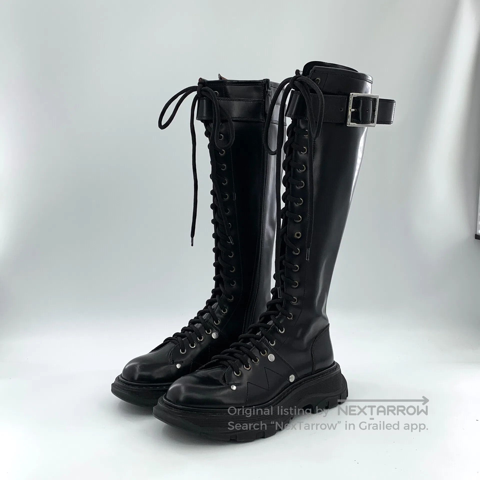 Alexander McQueen Alexander McQueen Black Round Toe Leather Laced Casual Fla Size US 5 / IT 35 - 1 Thumbnail