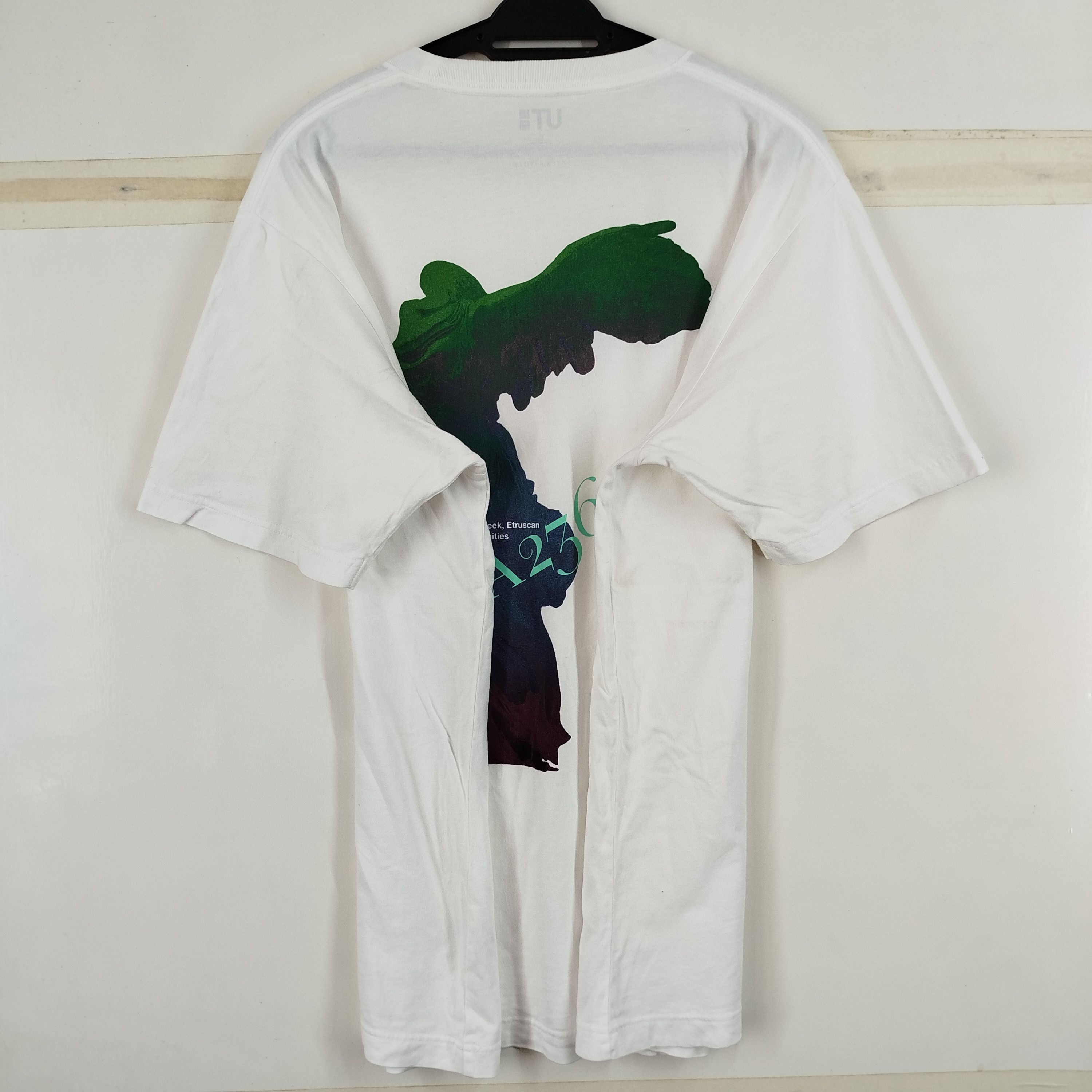 Designer × Uniqlo Uniqlo Musee Du Louvre Peter Saville 07 Backhit Cool Design Size US L / EU 52-54 / 3 - 3 Thumbnail