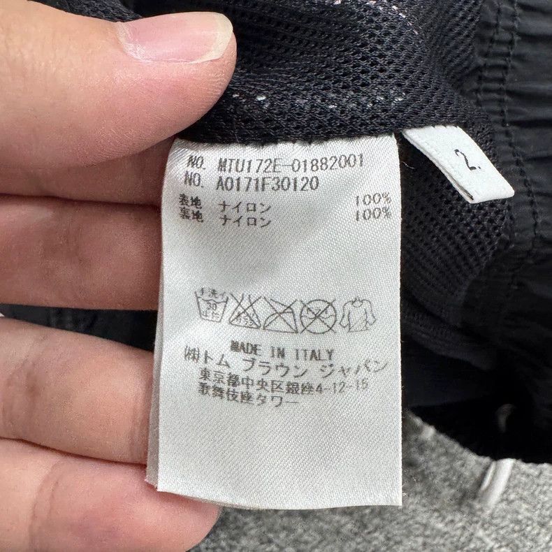 Thom Browne Thom Browne size2 Shark embroidered beach shorts Size US 26 / EU 42 - 4 Thumbnail