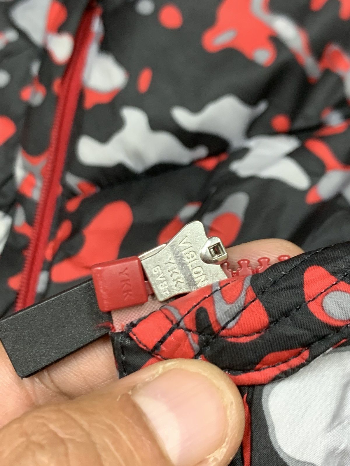 Nike Nike Red Camo Puffer Jacket Size US M / EU 48-50 / 2 - 19 Thumbnail