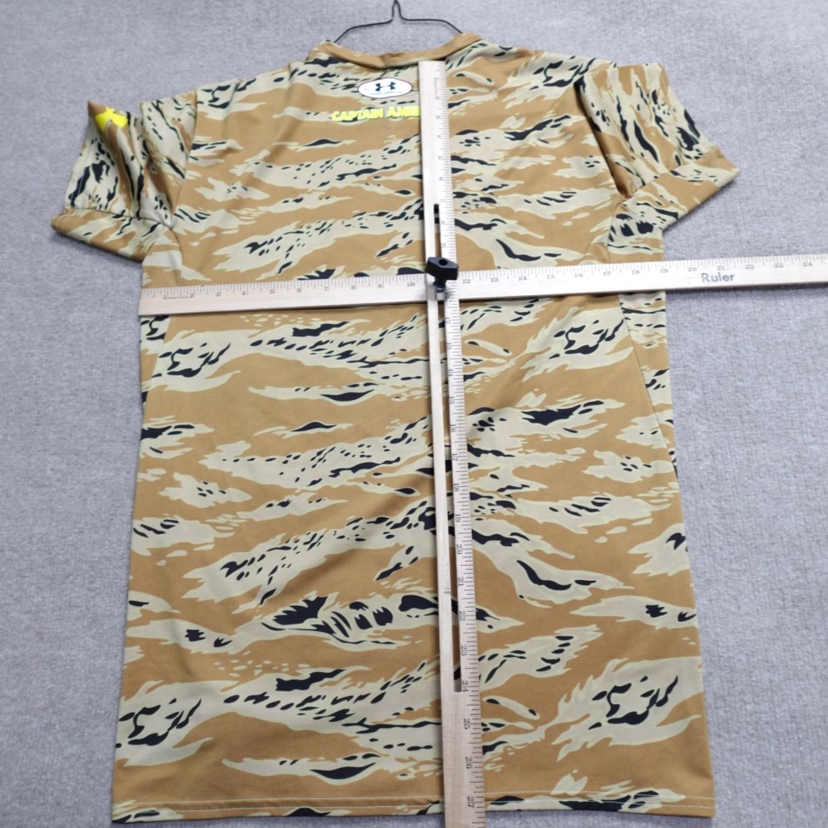 Under Armour Under Armour Shirt XL Beige Camouflage Captain America Short Sleeve Crew Neck Pullover HeatGear Men T-Shirt Size US XL / EU 56 / 4 - 4 Thumbnail