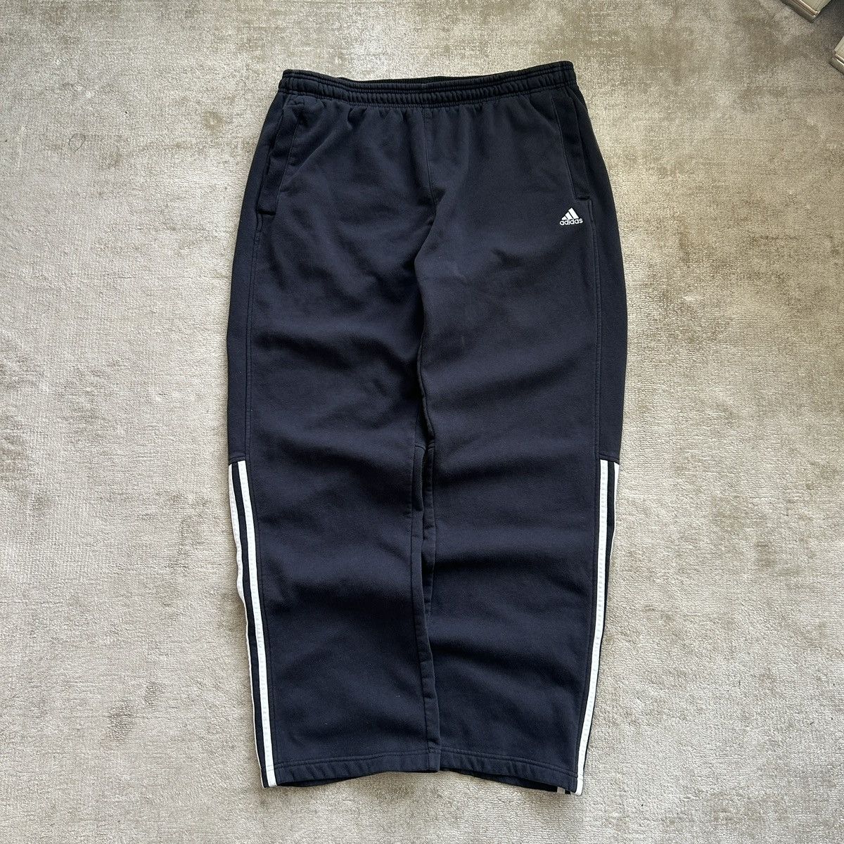 Adidas Vintage Y2K Baggy Adidas Sweatpants 3 Stripes Size US 38 / EU 54 - 1 Thumbnail