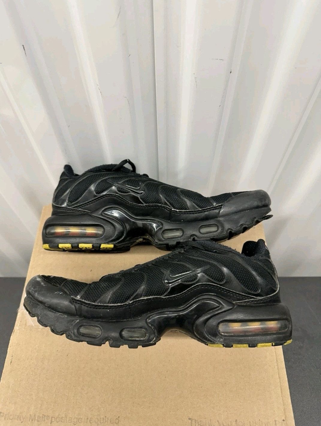 Nike Nike Air Max Plus GS Triple Black CD0609001 Size 5.5Y Size US 5.5 / EU 38 - 5 Thumbnail