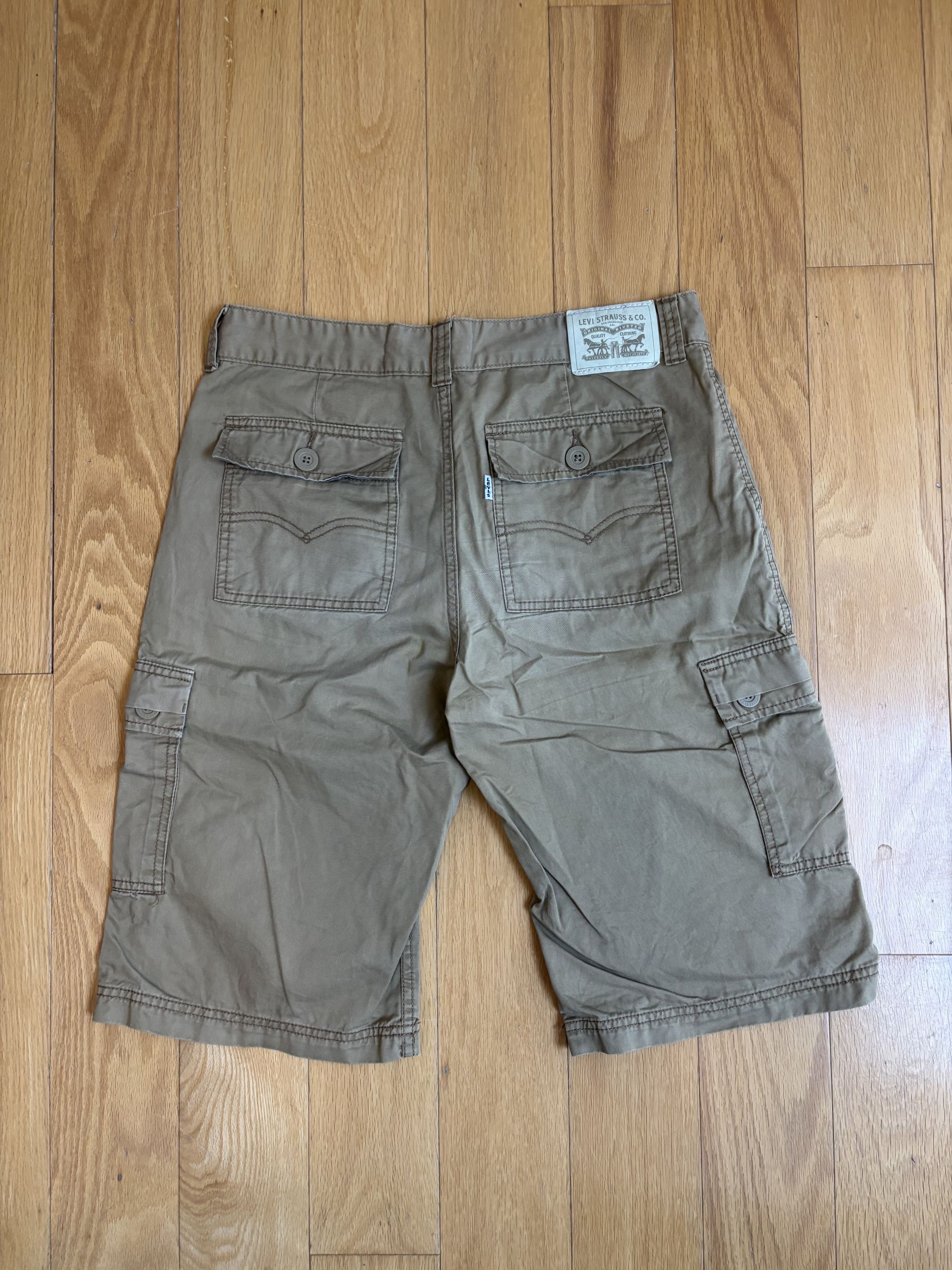 Levi's Vintage Levis Khaki Cargo Shorts 30 Size US 30 / EU 46 - 2 Thumbnail