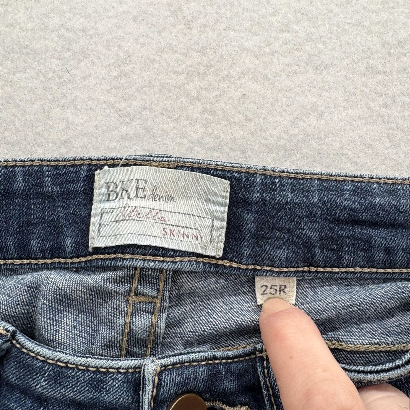 Vintage VINTAGE Buckle BKE Denim Stella Skinny Jeans Womens 25R Blue Distressed Stretch Grunge Size 42" / US 20 - 4 Thumbnail