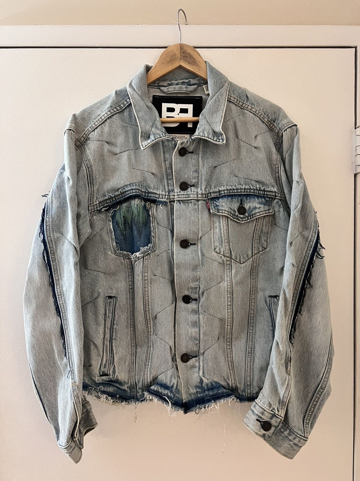 Levi's Levi’s Distorted Pleated Denim Jacket Size US L / EU 52-54 / 3 - 1 Thumbnail