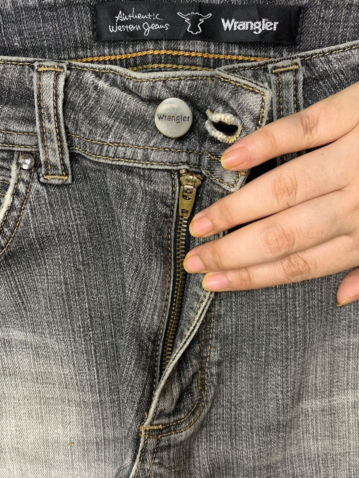 Wrangler Vintage Wrangler Faded Wash Distressed Flare Jeans Size 30" / US 8 / IT 44 - 3 Thumbnail