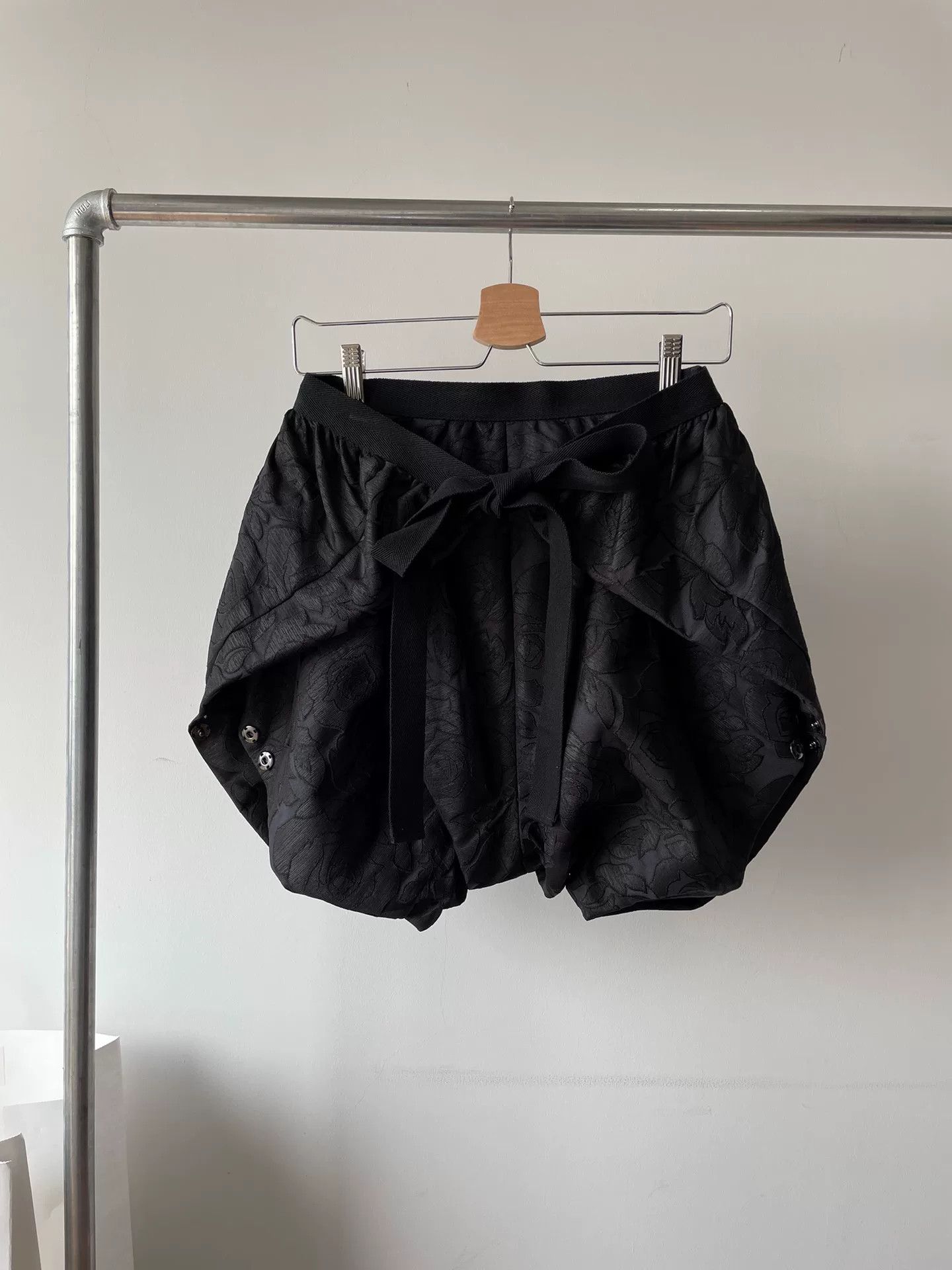 Junya Watanabe Junya Watanabe Comme des Garçons Jacquard Harem Shorts Size 28" / US 6 / IT 42 - 1 Thumbnail