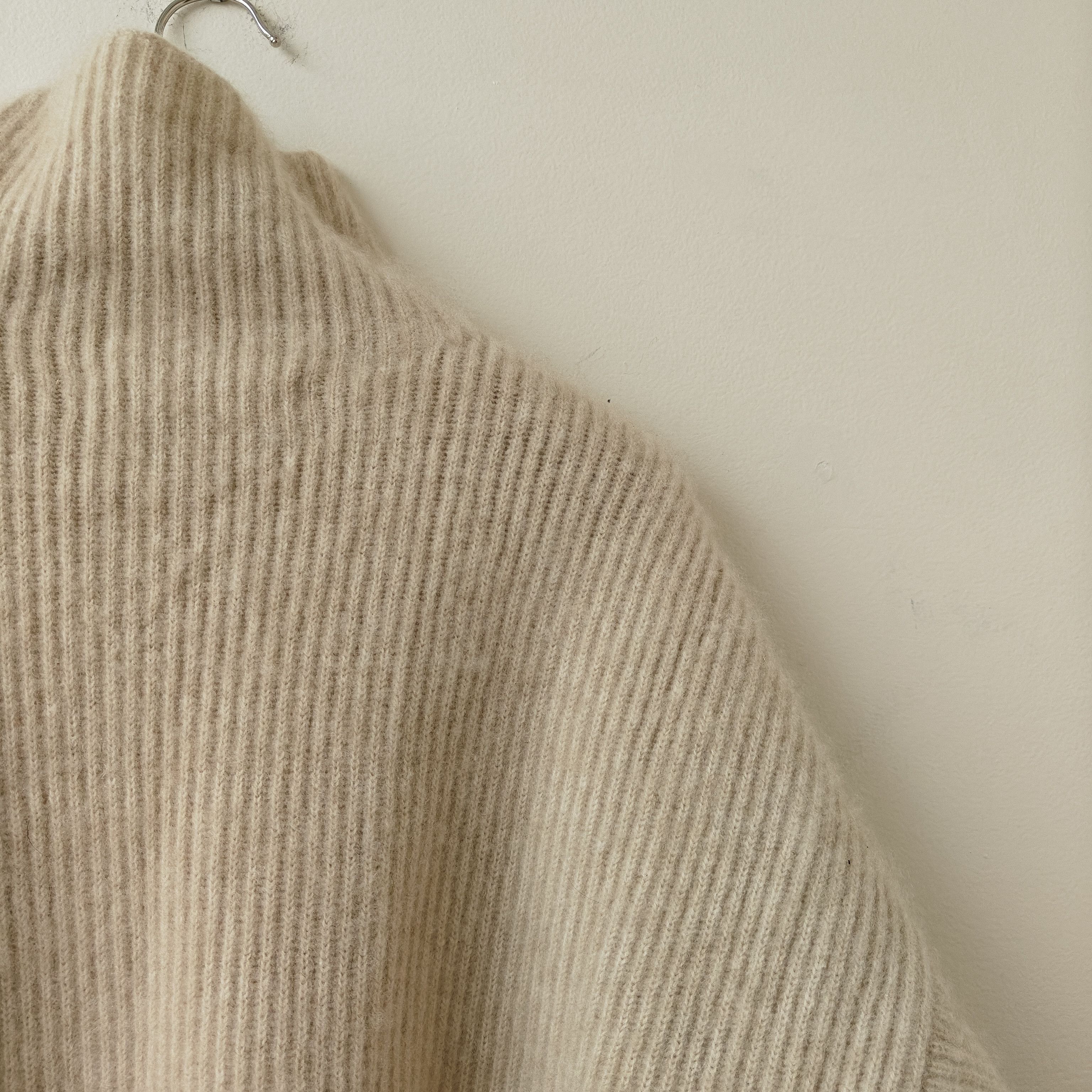 Seya NWOT Cashmere beige sweater size L made Japan $990 Size US L / EU 52-54 / 3 - 12 Thumbnail