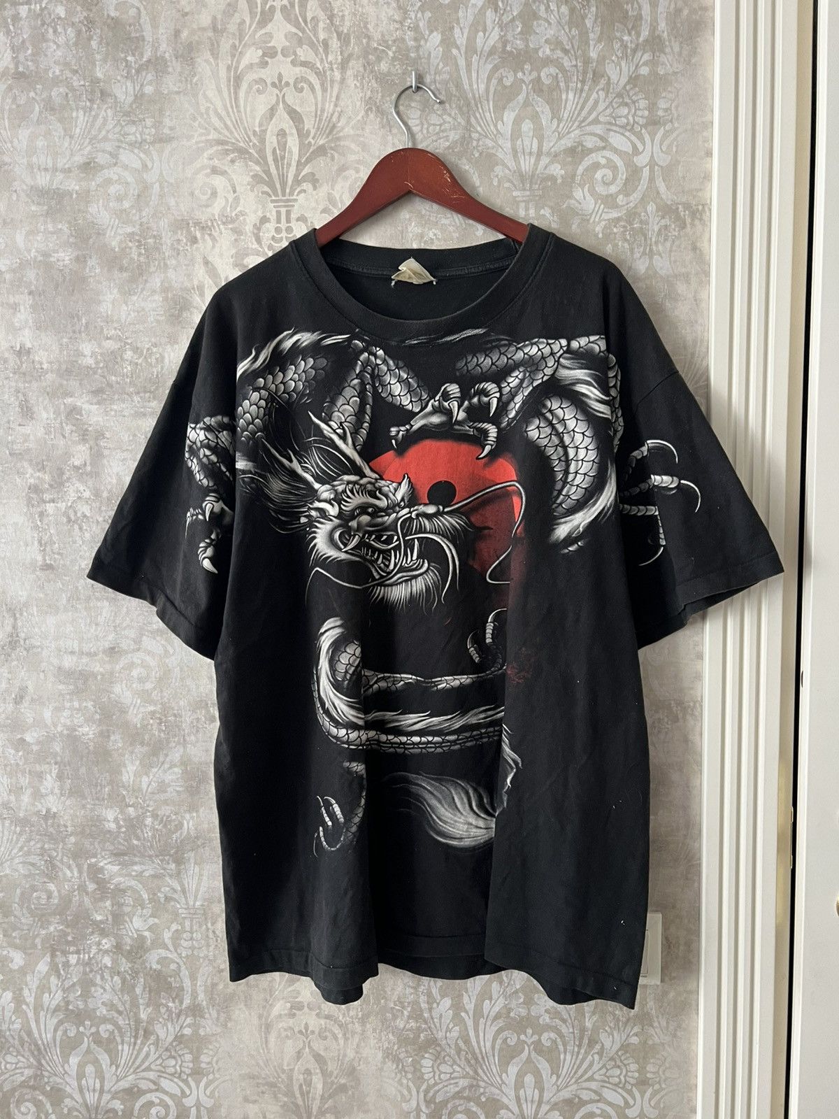 Vintage Vintage Y2K Dragon Graphic Tee Black Red Sun Japan Size US XXL / EU 58 / 5 - 1 Thumbnail