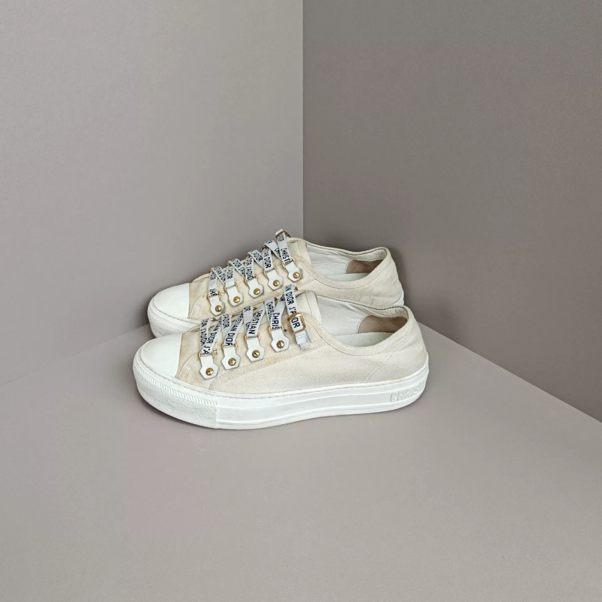 Dior Dior Canvas Lowtop Sneakers us_5 Women Size US 5 / IT 35 - 1 Thumbnail