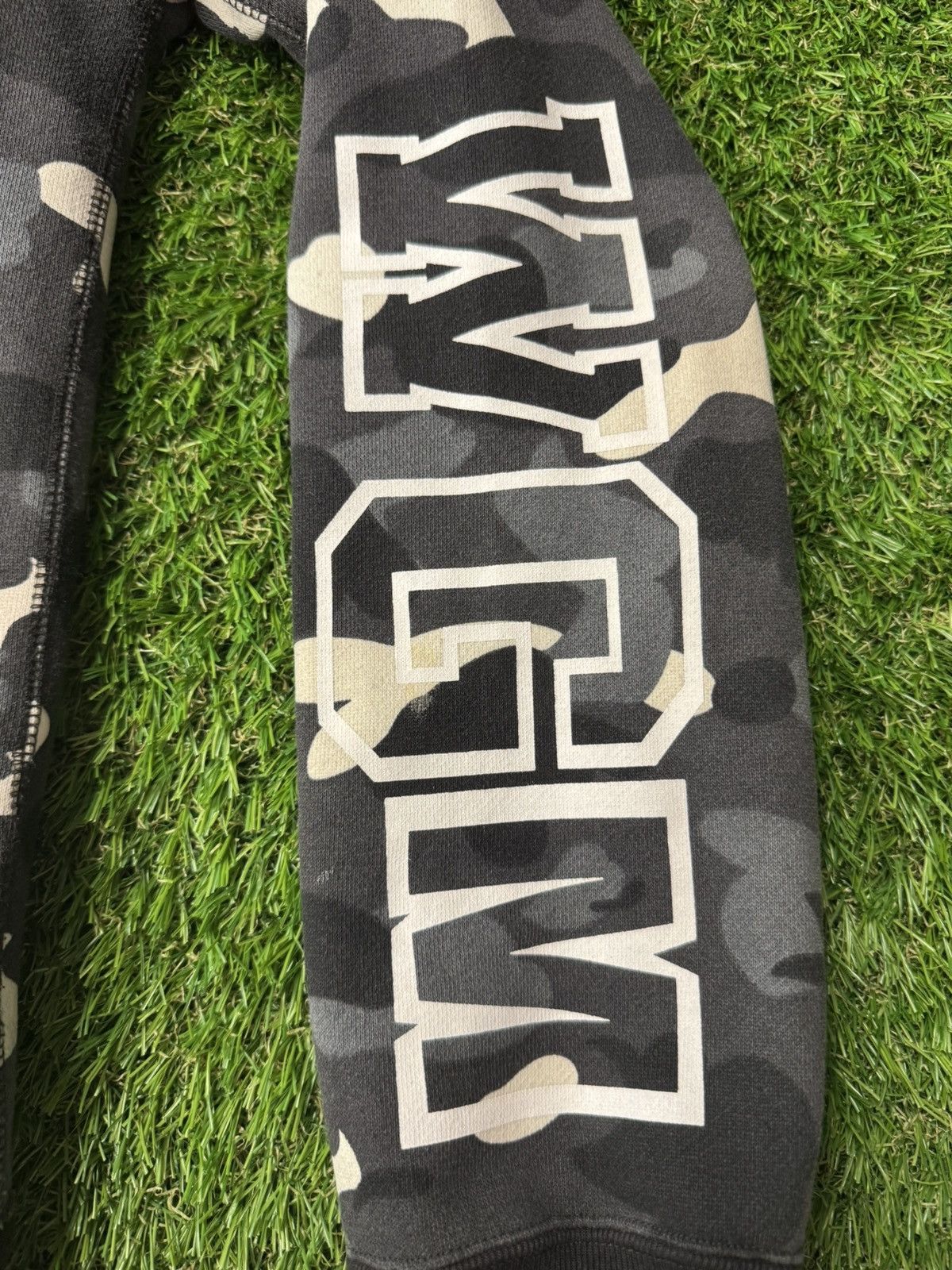 Bape BAPE City Camo Shark Crewneck sweatshirt Size US L / EU 52-54 / 3 - 4 Thumbnail