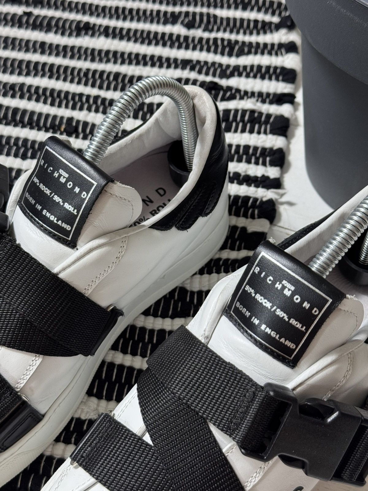 John Richmond LUXURY RICHMOND BUCKLE STRAP LOW TOP SNEAKERS WHITE/BLACK Size US 8 / IT 38 - 3 Thumbnail