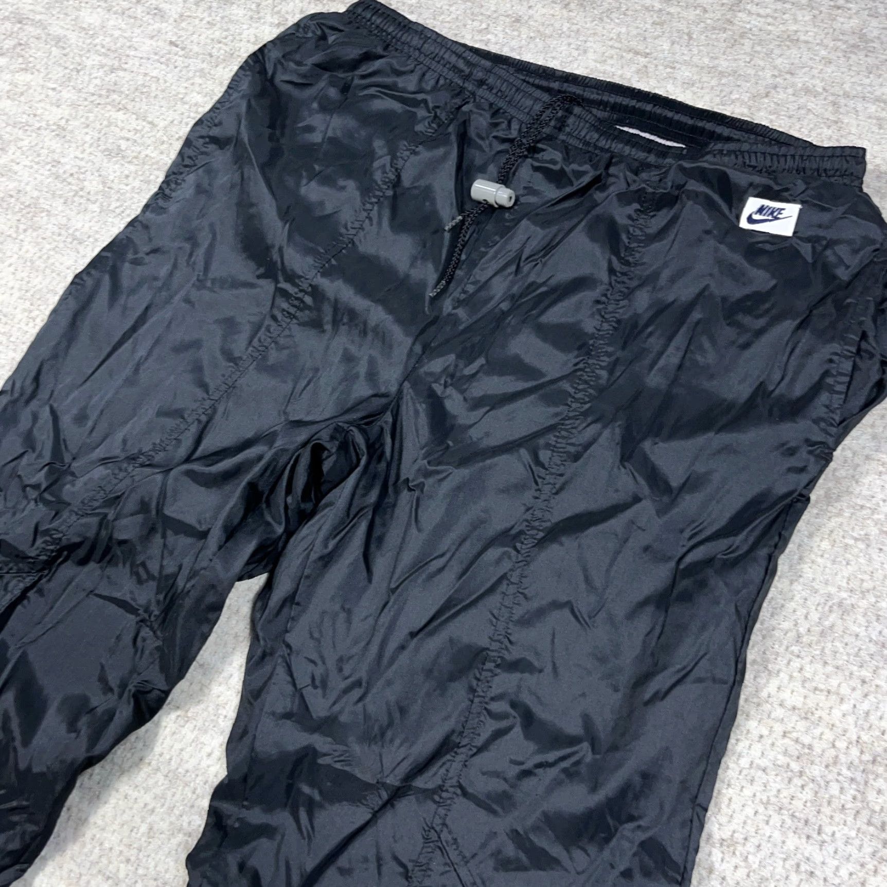 Nike VINTAGE Nike Pants Men Large Black Track Pants Windbreakers 90s Y2K Baggy Joggers 80s Athleisure Classic Modern Sports Mens Regular Black Nike Pants Size US 33 - 5 Thumbnail